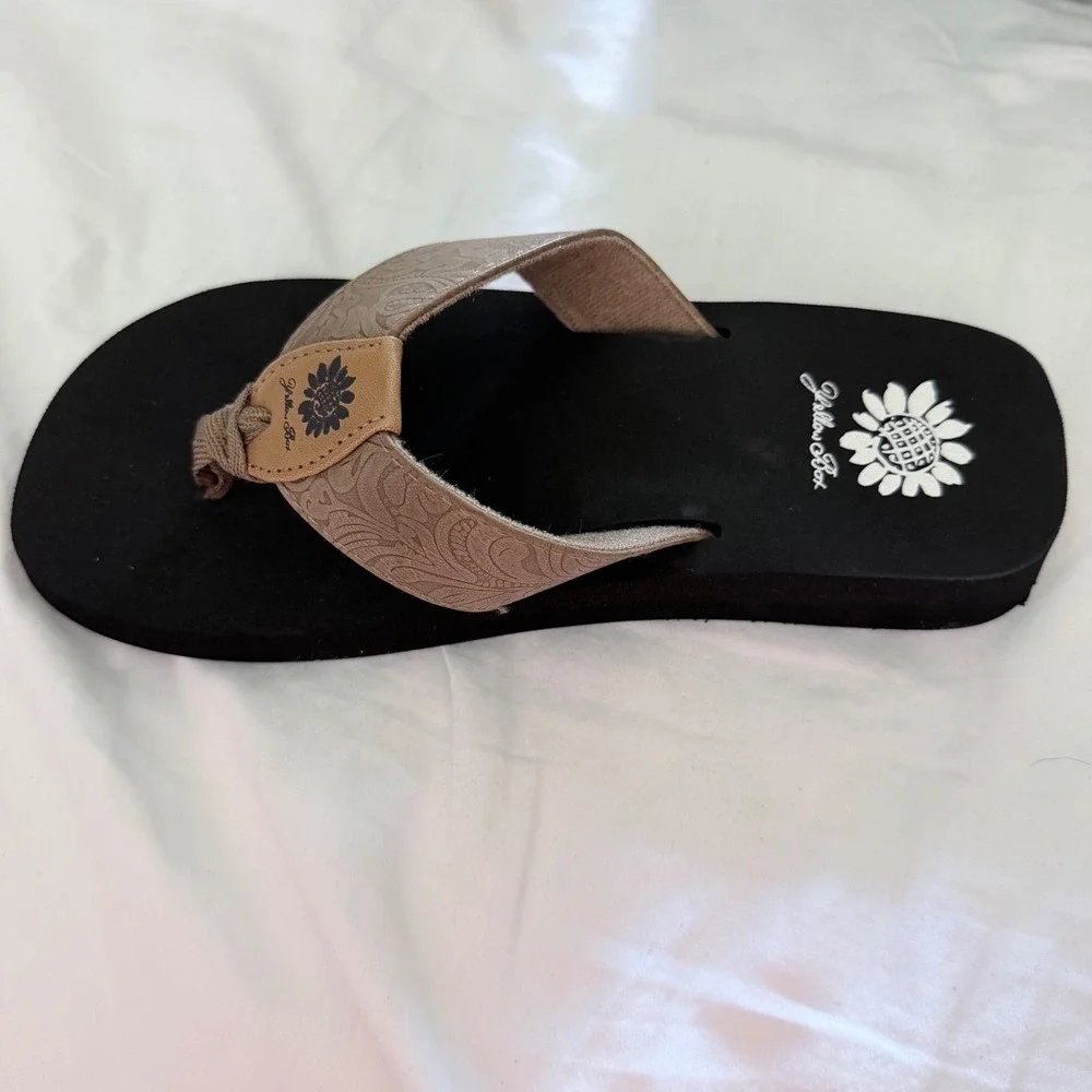 Yellow Box Kynlee Womens Sz 6.5 M Taupe Black Tooled Thong Platform Sandals - Picture 8 of 11